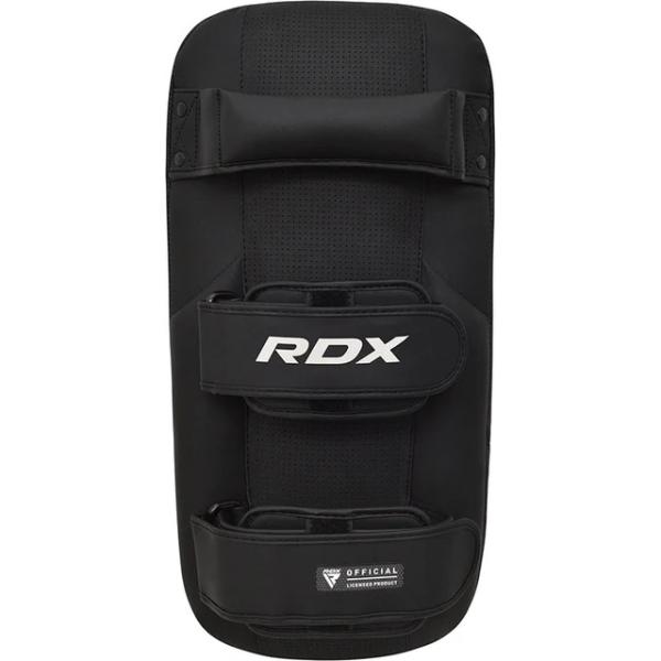 Boxerská lapa RDX Aura plus T-17 ze zadu