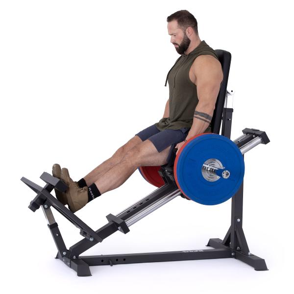 Posilovací stroj TRINFIT Leg press D3 Pro s modelem lýtka