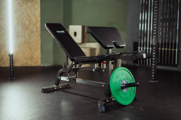 Posilovací lavice bench press Multifunkční posilovací lavice TRINFIT Vario LX5