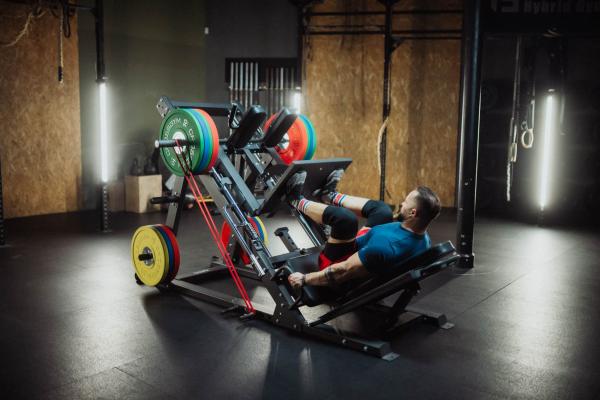 Posilovací stroj na činky Leg press + Hack squat D7 Pro Legpress